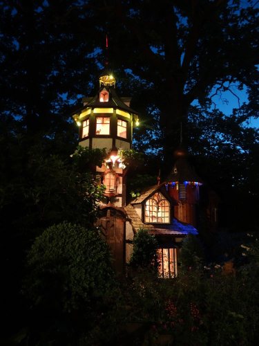 The lights can be controlled individually allowing various computer controlled